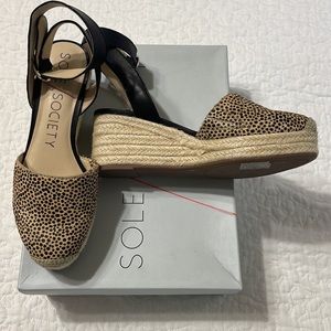 NEW Sole Society So Channing Black-Tan Combo Wedges